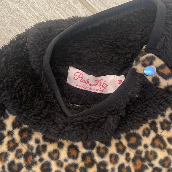 Women’s fleece leopard print r pullover - Picture 2 of 3